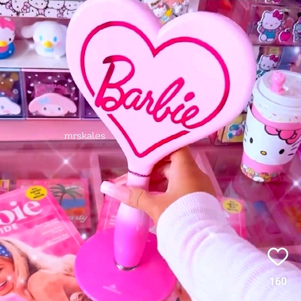 Barbie LED Handheld Mirror - Picture 14 of 16